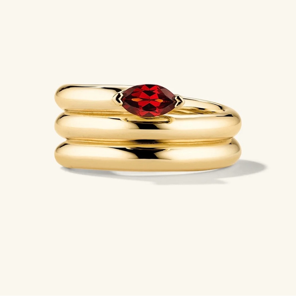 Elegant Yellow Gold Vermeil Ring with Red Garnet by Mejuri